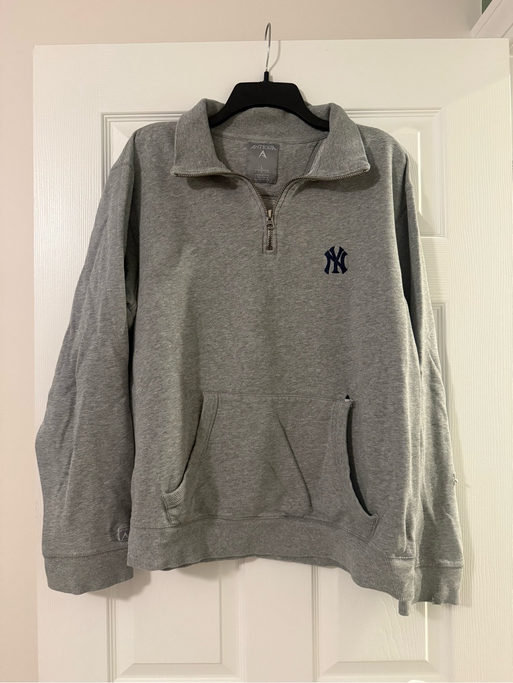 Antigua New York Yankees Gray 1/4 Zip Sweatshirt Size Large